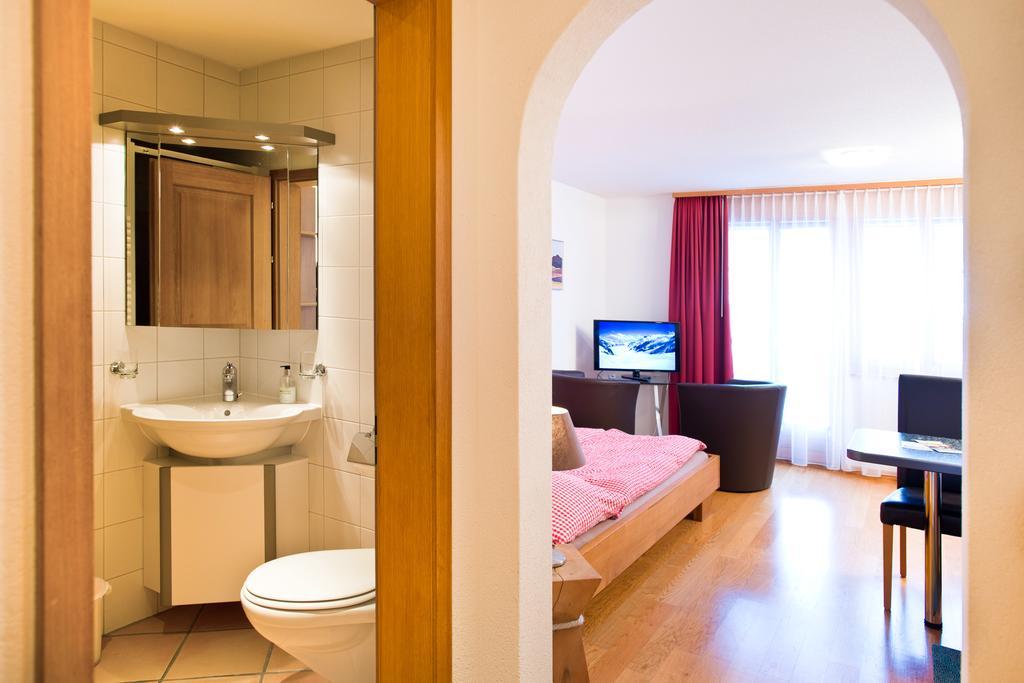 Mom - Alpine Boutique Apartments, Chalet Fagus, Terrace Studio Grindelwald Pokoj fotografie
