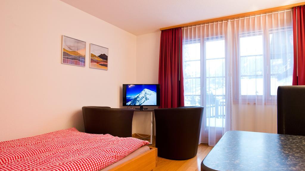 Mom - Alpine Boutique Apartments, Chalet Fagus, Terrace Studio Grindelwald Pokoj fotografie